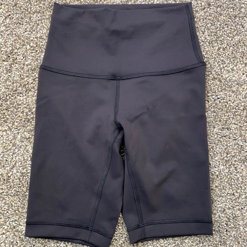 Lululemon Align 6 inch bike short